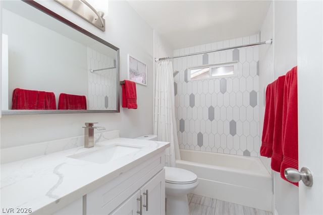 41 Del Amo Drive, Las Vegas, NV 89110