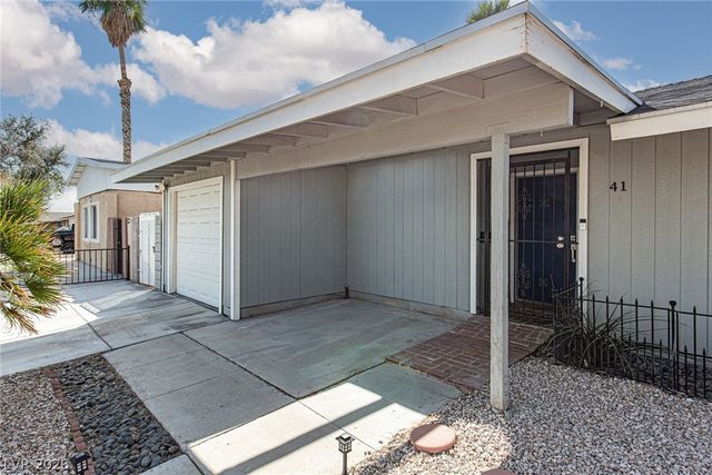 41 Del Amo Drive, Las Vegas, NV 89110