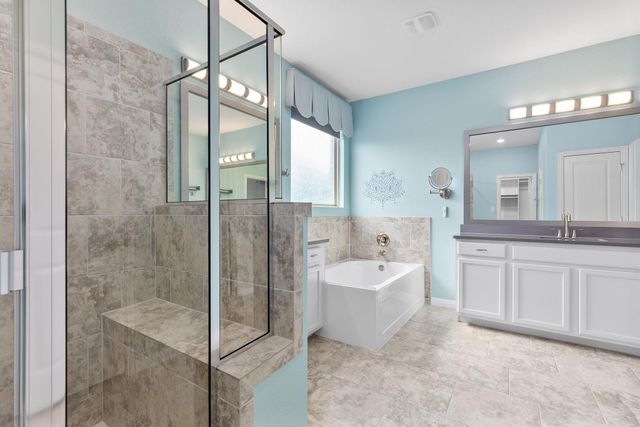 525 Scenic Bluff DR, Georgetown, TX 78628