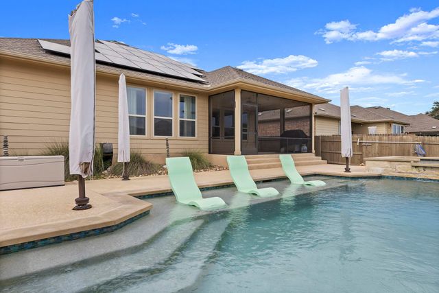 525 Scenic Bluff DR, Georgetown, TX 78628