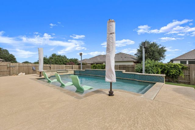 525 Scenic Bluff DR, Georgetown, TX 78628