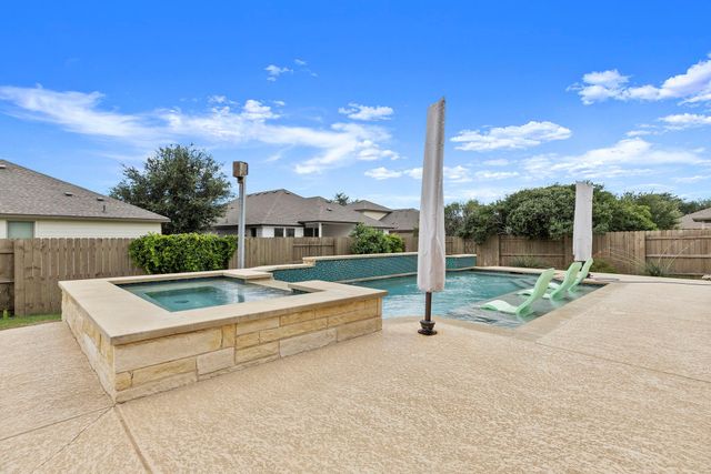 525 Scenic Bluff DR, Georgetown, TX 78628