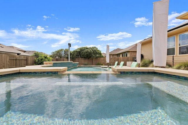 525 Scenic Bluff DR, Georgetown, TX 78628