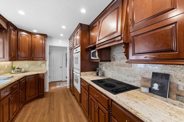 340 W 39th Avenue, San Mateo, CA 94403