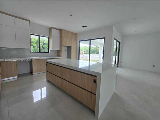 28361 SW 172nd Court, Miami, FL 33030