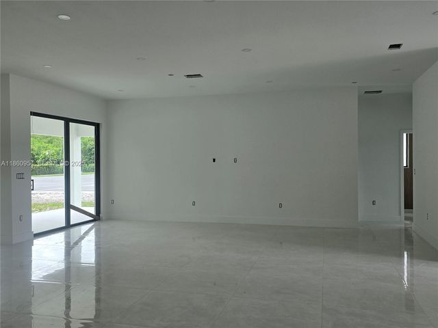28361 SW 172nd Court, Miami, FL 33030