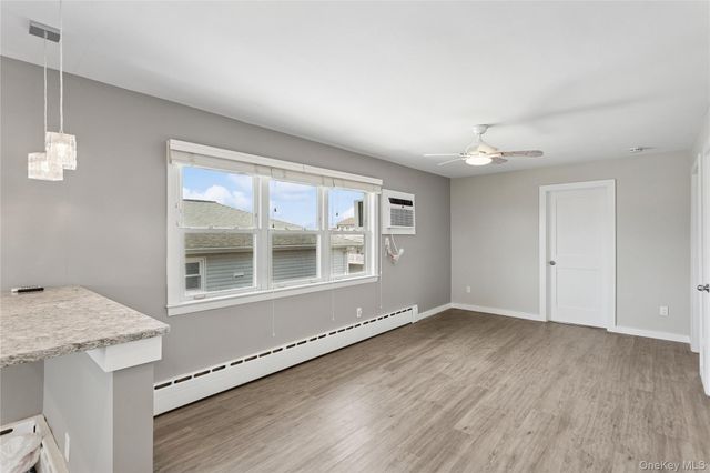 31 Julian Place, Island Park, NY 11558