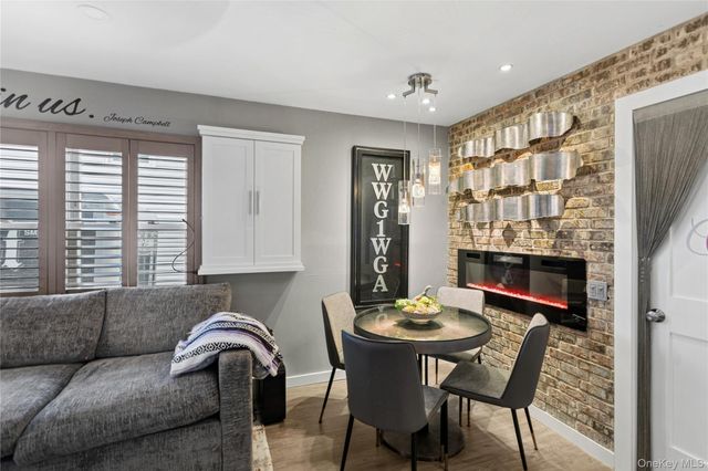 31 Julian Place, Island Park, NY 11558