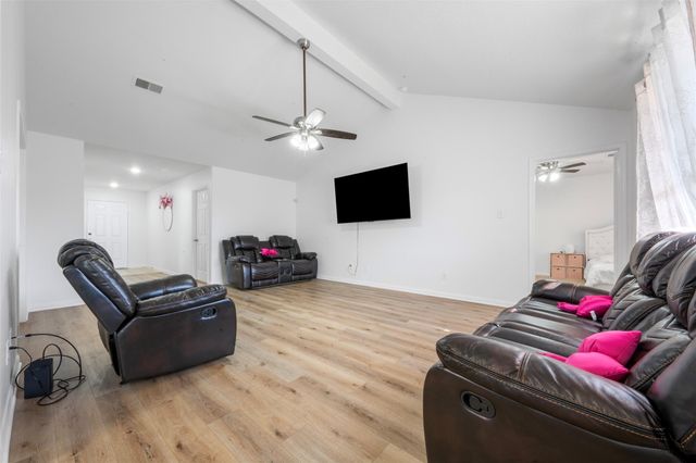 830 Paradise Road, Baytown, TX 77521