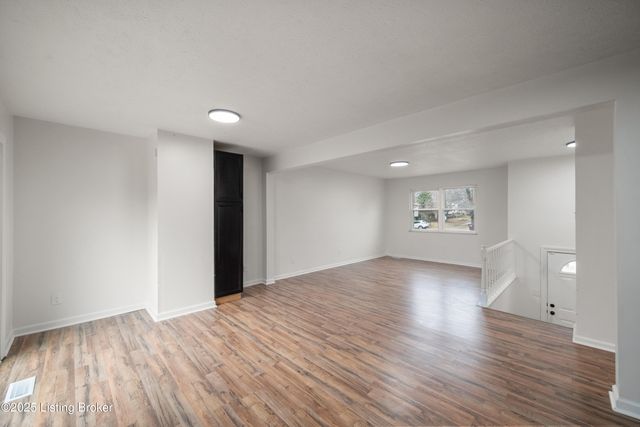 5408 Sprigwood Ln, Louisville, KY 40291