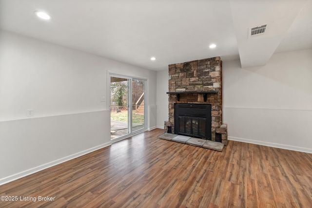 5408 Sprigwood Ln, Louisville, KY 40291