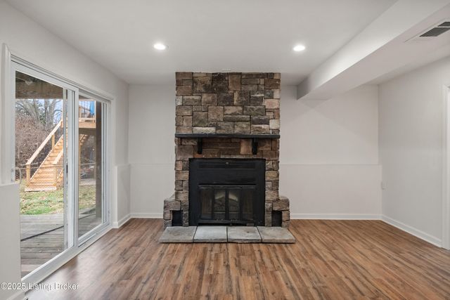 5408 Sprigwood Ln, Louisville, KY 40291