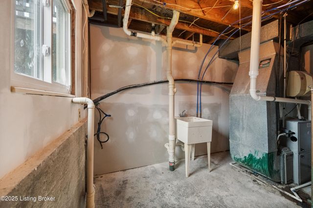 5408 Sprigwood Ln, Louisville, KY 40291