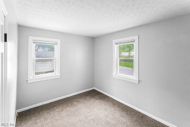 94 Southeast Avenue, Tallmadge, OH 44278