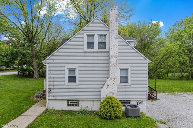 94 Southeast Avenue, Tallmadge, OH 44278