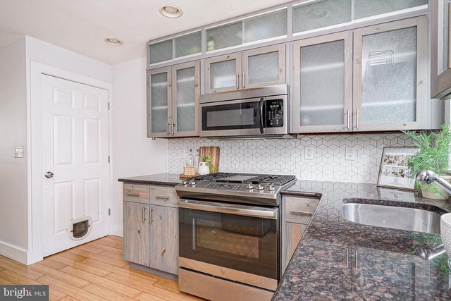 2111 MANTON ST, Philadelphia, PA 19146