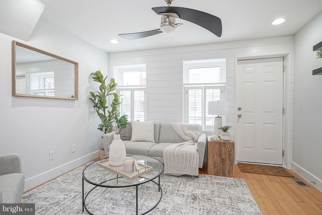 2111 MANTON ST, Philadelphia, PA 19146