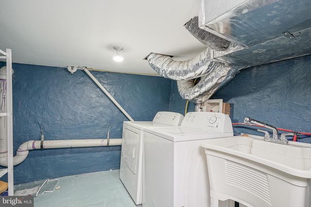 2111 MANTON ST, Philadelphia, PA 19146