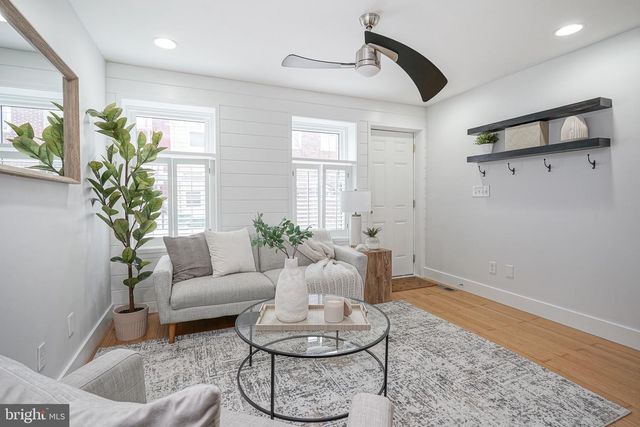 2111 MANTON ST, Philadelphia, PA 19146