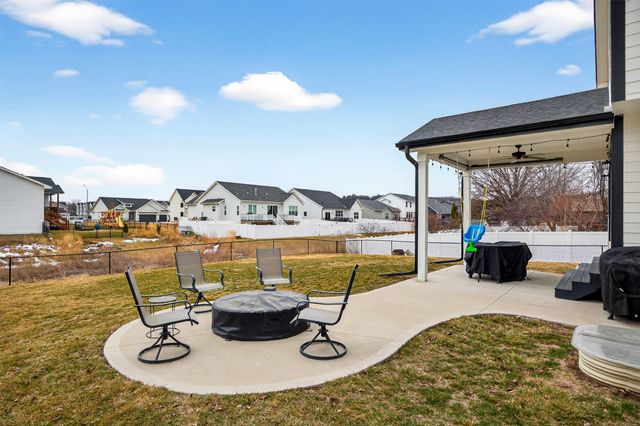 3324 Glenwood Drive, West Des Moines, IA 50265