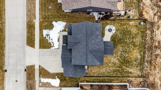 3324 Glenwood Drive, West Des Moines, IA 50265