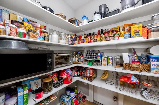 3324 Glenwood Drive, West Des Moines, IA 50265