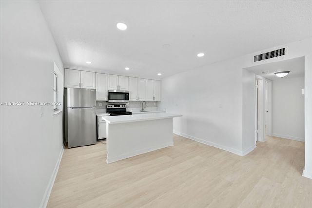 6211 SW 37th St 212, Davie, FL 33314