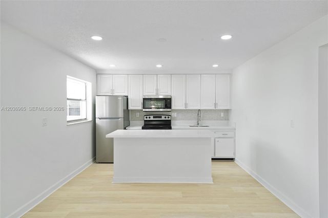 6211 SW 37th St 212, Davie, FL 33314