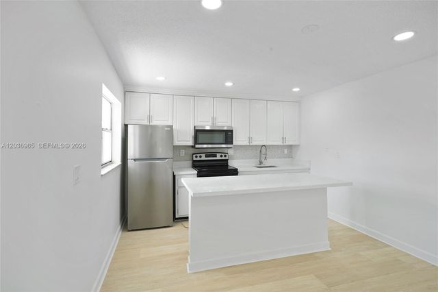 6211 SW 37th St 212, Davie, FL 33314
