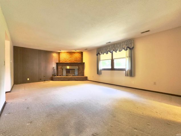 5222 Fairfield Avenue, Fort Wayne, IN 46807