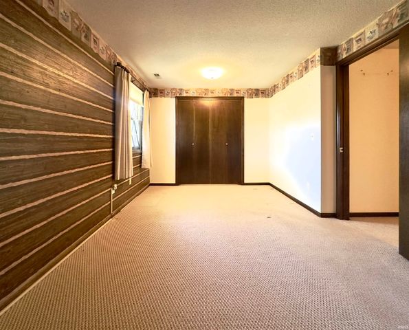 5222 Fairfield Avenue, Fort Wayne, IN 46807