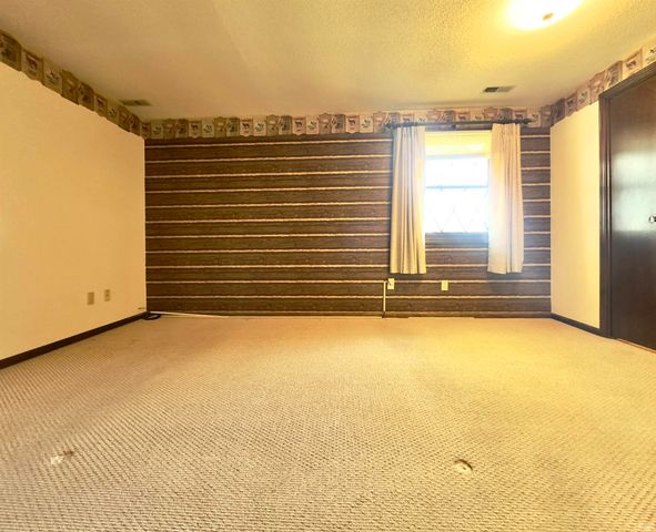 5222 Fairfield Avenue, Fort Wayne, IN 46807