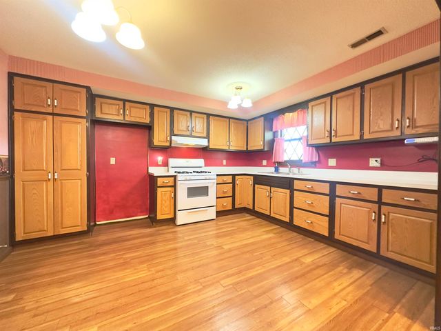 5222 Fairfield Avenue, Fort Wayne, IN 46807