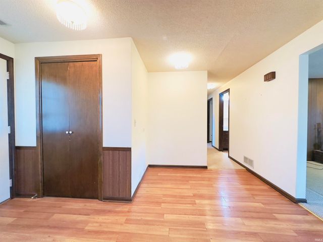 5222 Fairfield Avenue, Fort Wayne, IN 46807