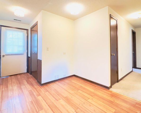 5222 Fairfield Avenue, Fort Wayne, IN 46807