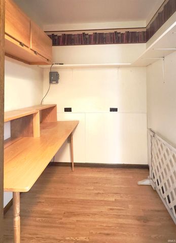 5222 Fairfield Avenue, Fort Wayne, IN 46807