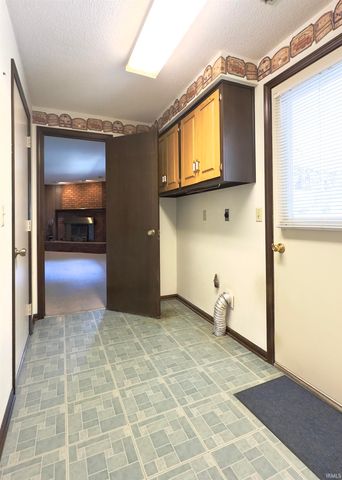 5222 Fairfield Avenue, Fort Wayne, IN 46807