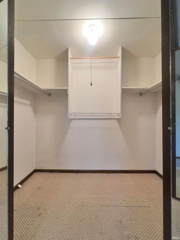 5222 Fairfield Avenue, Fort Wayne, IN 46807