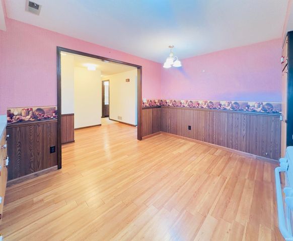 5222 Fairfield Avenue, Fort Wayne, IN 46807