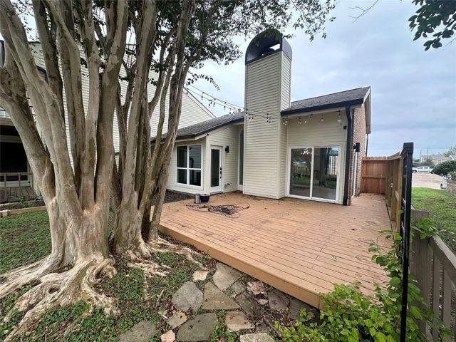16162 Seahorse Drive, Houston, TX 77062