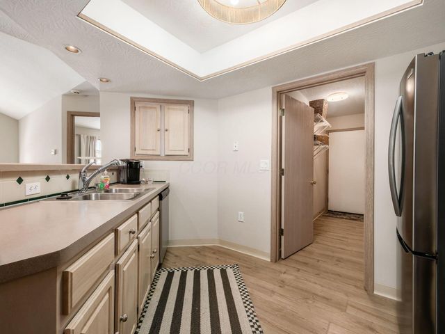 9427 Clermont Circle, Powell, OH 43065