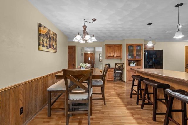 W2572 COLONIAL COURT, Appleton, WI 54915