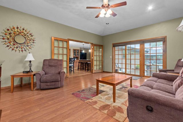 W2572 COLONIAL COURT, Appleton, WI 54915