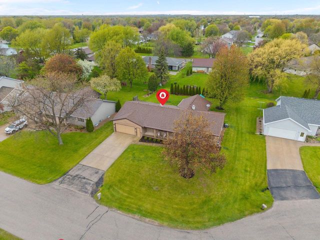 W2572 COLONIAL COURT, Appleton, WI 54915
