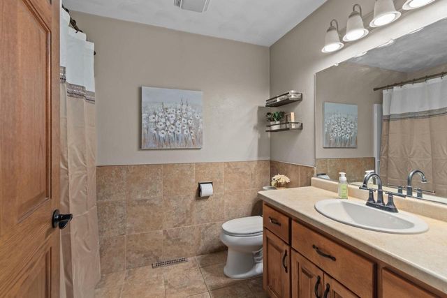 W2572 COLONIAL COURT, Appleton, WI 54915