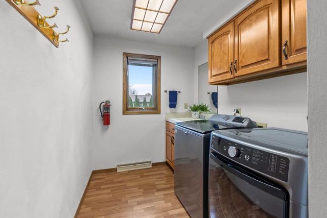 W2572 COLONIAL COURT, Appleton, WI 54915