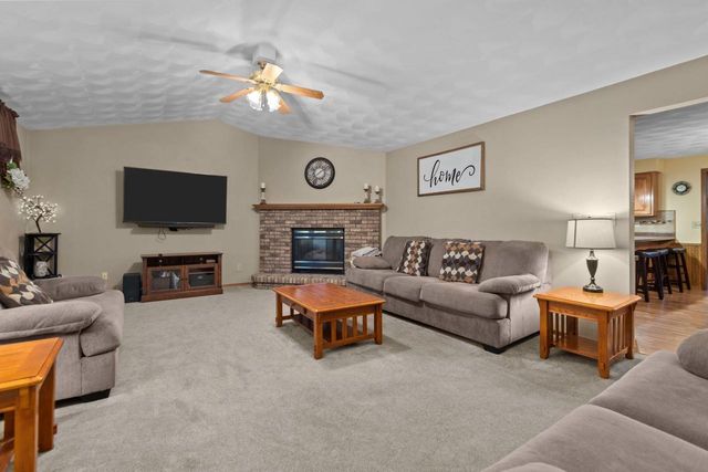 W2572 COLONIAL COURT, Appleton, WI 54915