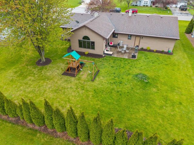 W2572 COLONIAL COURT, Appleton, WI 54915