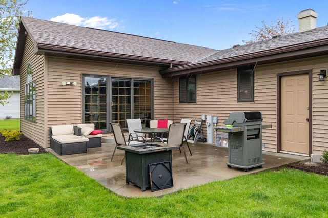 W2572 COLONIAL COURT, Appleton, WI 54915