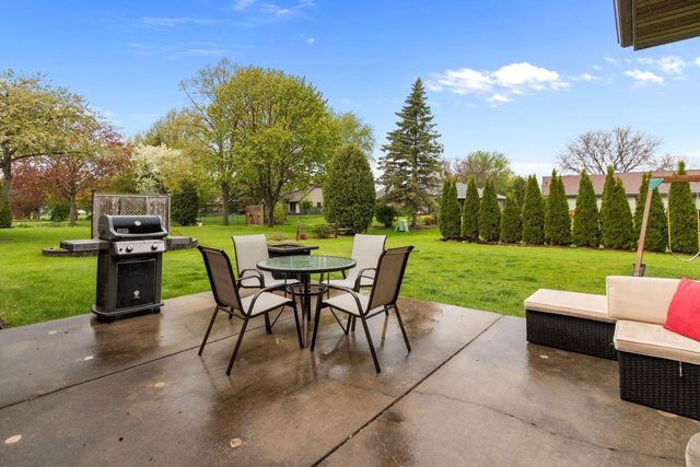 W2572 COLONIAL COURT, Appleton, WI 54915